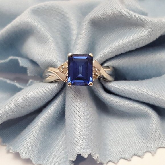 Exquisite 10K Solid White Gold Ladies Designer Synthetic Sapphire & Diamond Ring - Picture 2 of 11